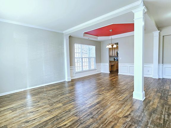 Entrance / Family Room / Formal Dining