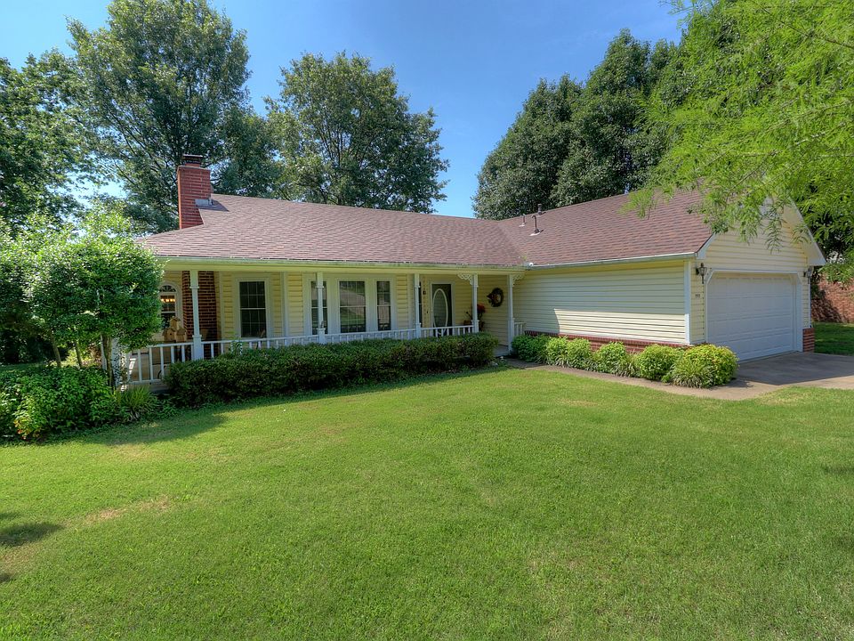 1st image of 2923 W Berwick