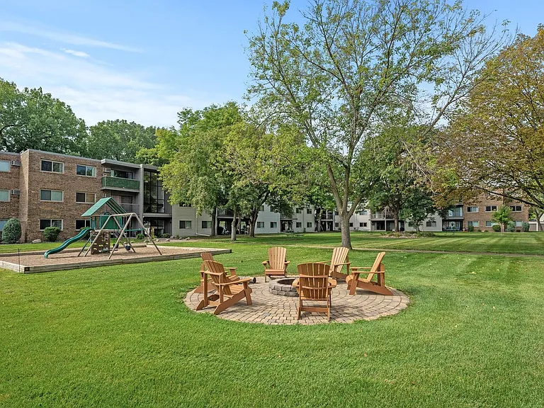 Eastgate Apartments — Photo 89