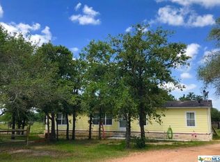 15382 Fm 822, Edna, TX 77957