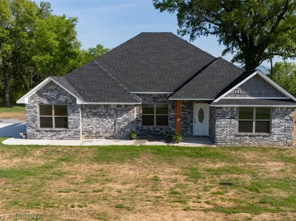 113 Rock Creek Dr, Wister, OK 74966