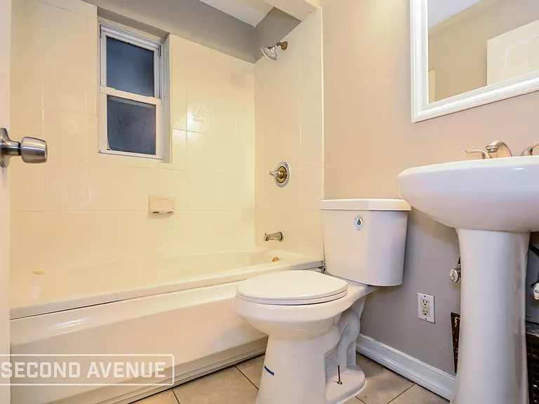 3052 Worthington Ave — Photo 7