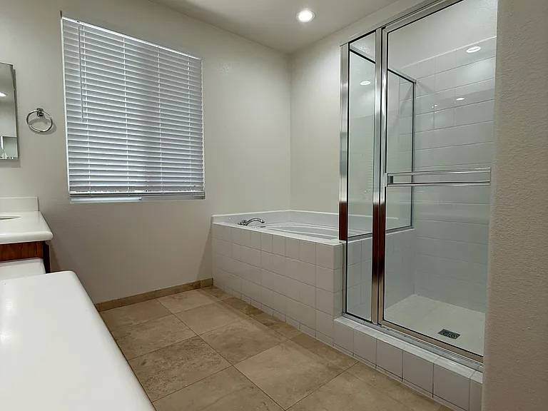 556 Rocking Horse Dr — Photo 15