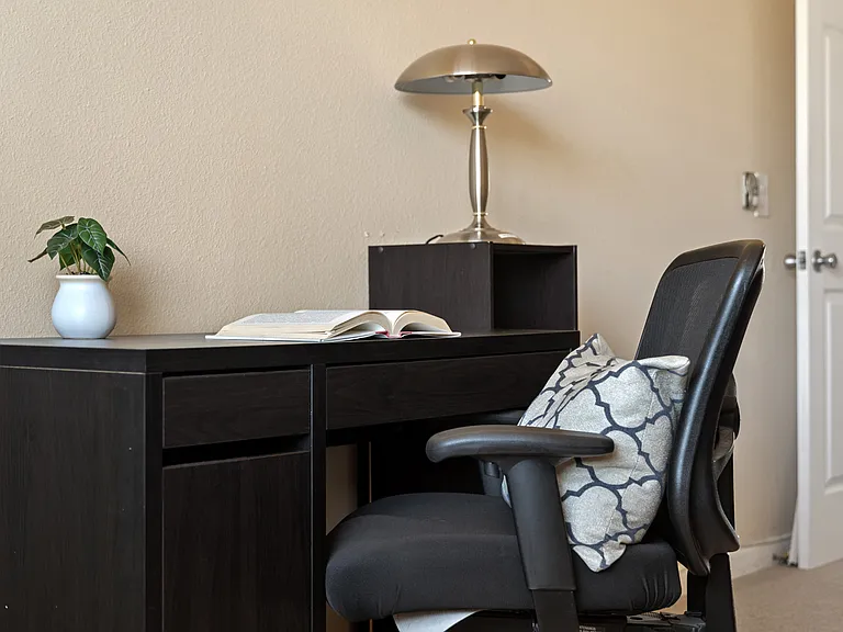 Office space to enjoy!