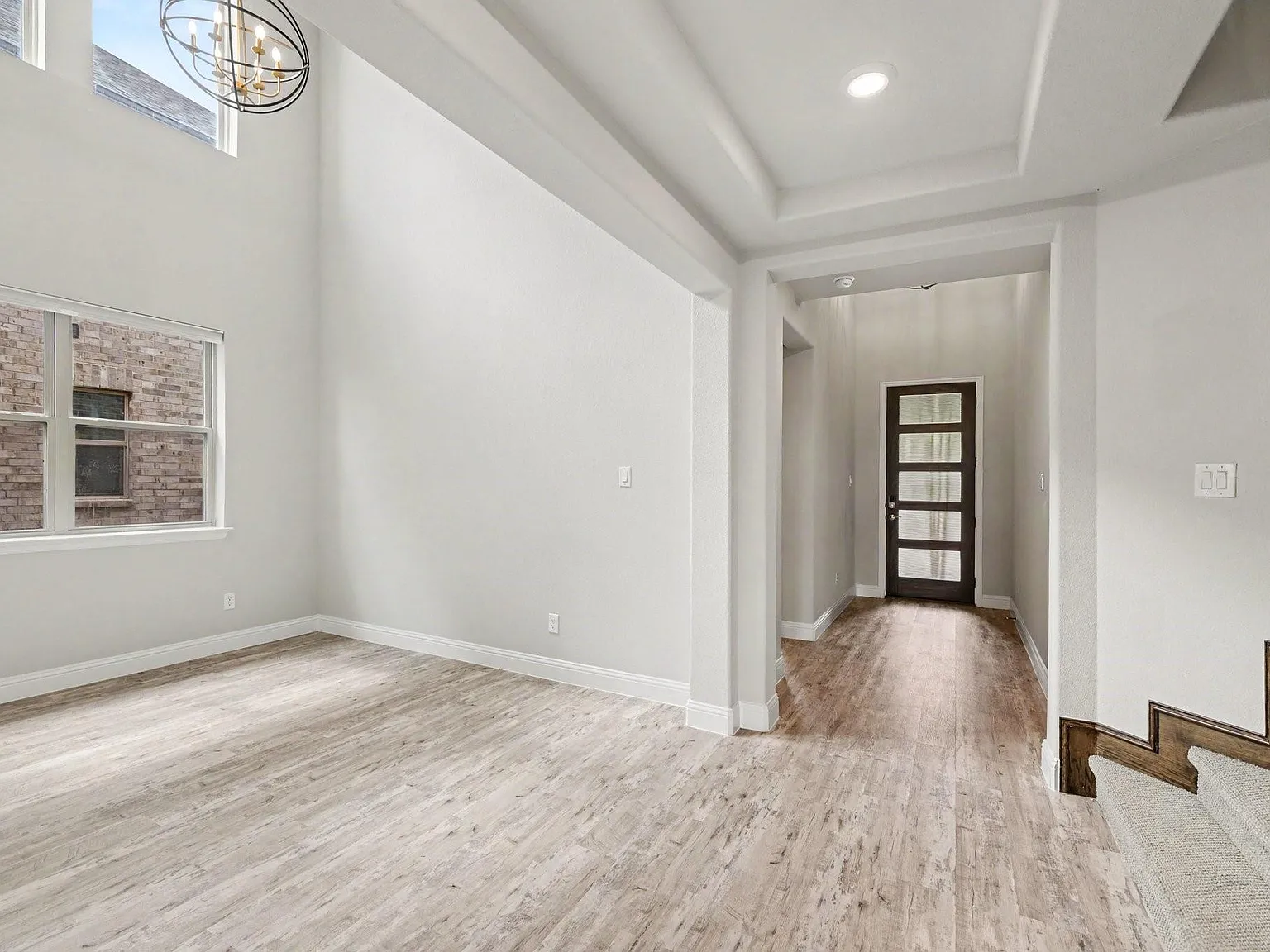 5 bed, 3496 sqft, $3,250 — Photo 2