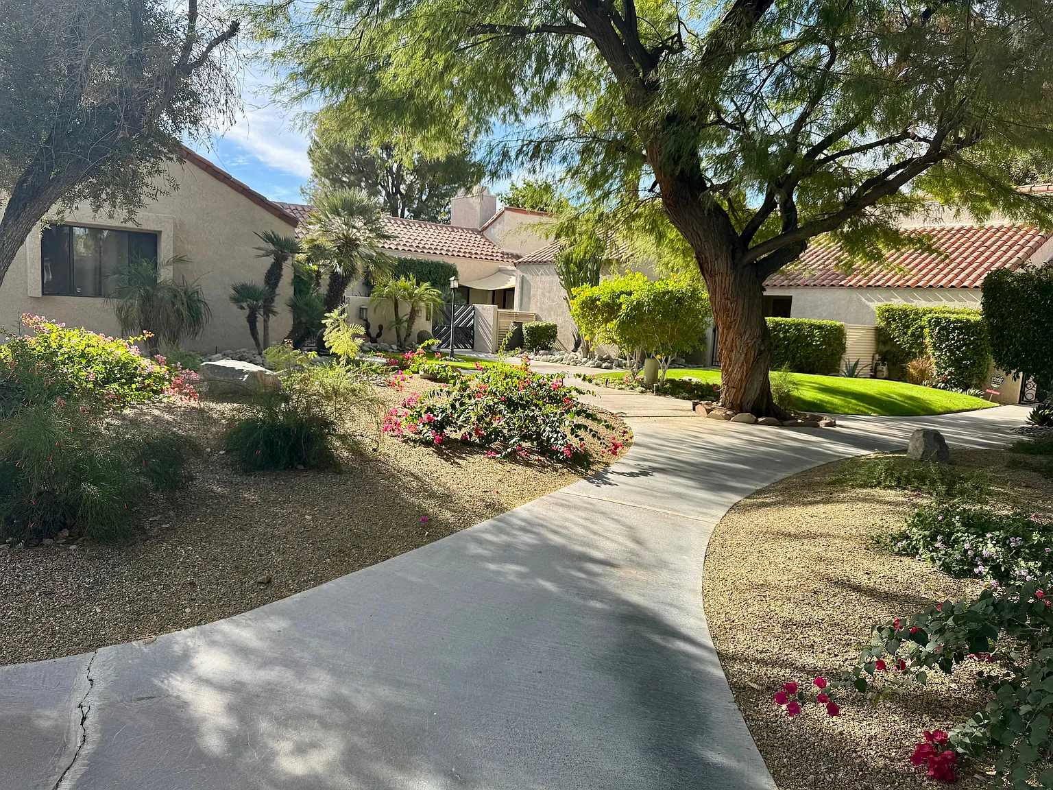 310 Forest Hills Dr — Photo 2