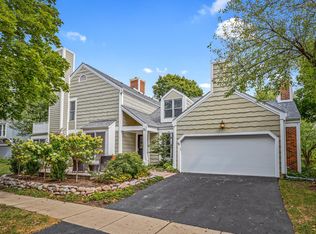 12 Whittington Crse, St Charles, IL 60174