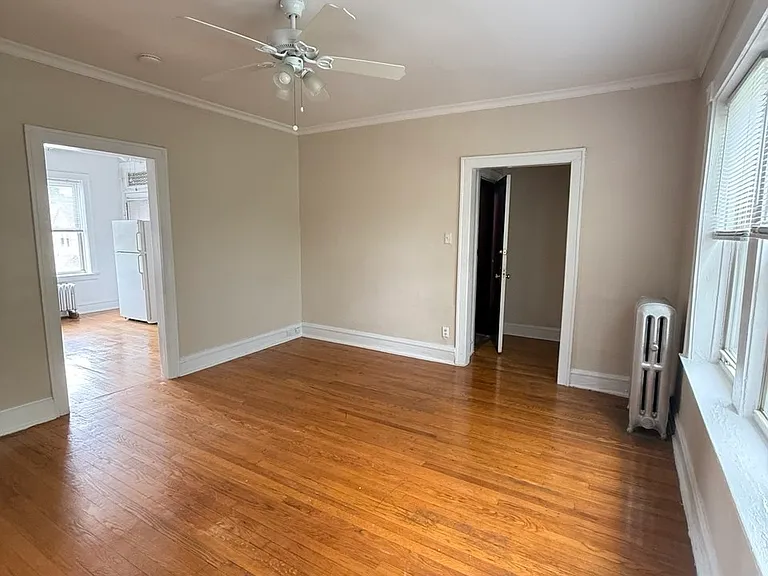 2859 W Berteau Ave #2B — Photo 9