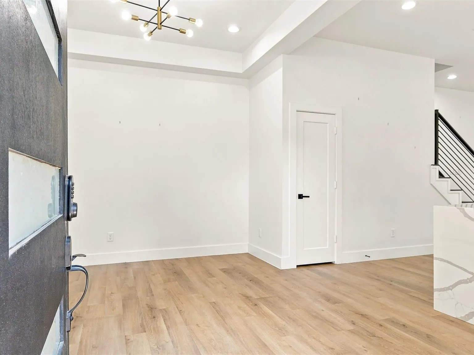 3 bed, 2.5 bath, 2187 sqft, $2,500 — Photo 4