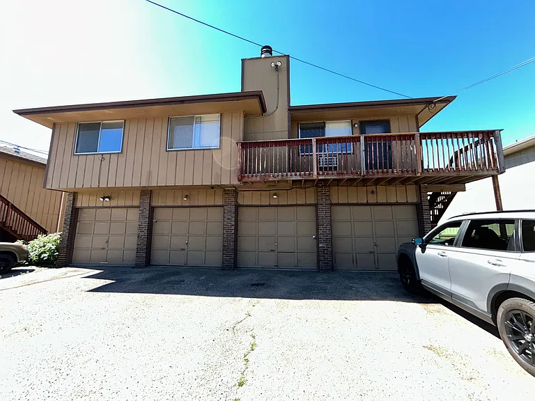 708 Delaware Ave #D — Photo 19