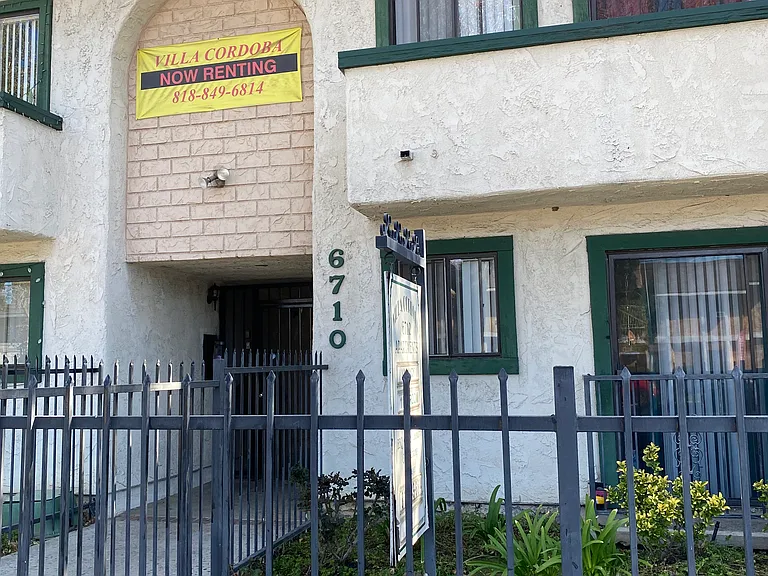 6710 Woodley Ave — Photo 3