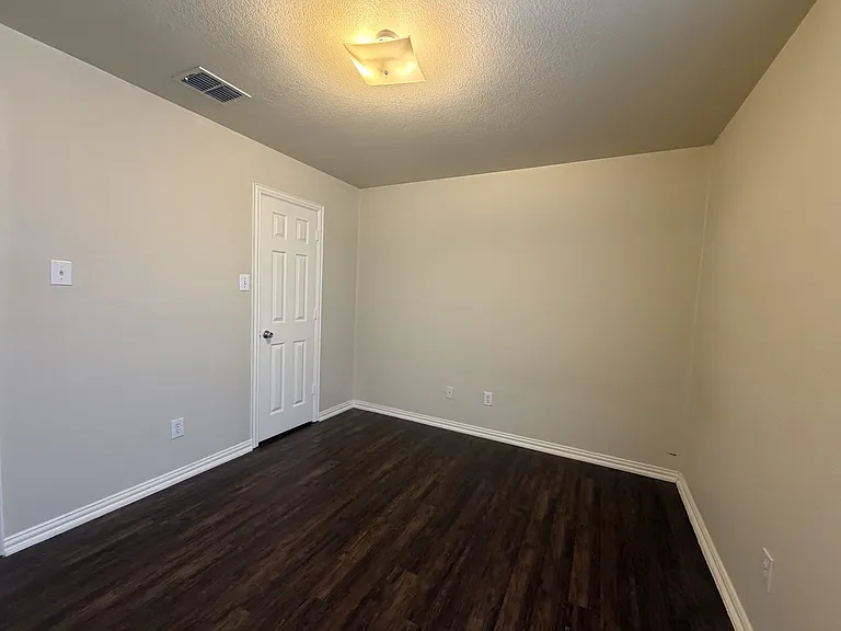 314 Shire Ln — Photo 11