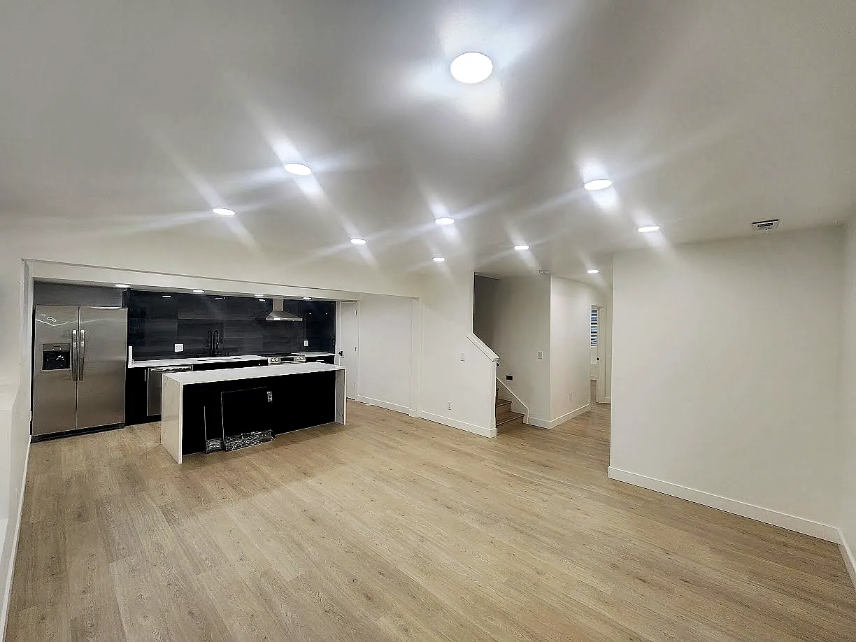 2 bed, 1100 sqft, $2,500 — Photo 3