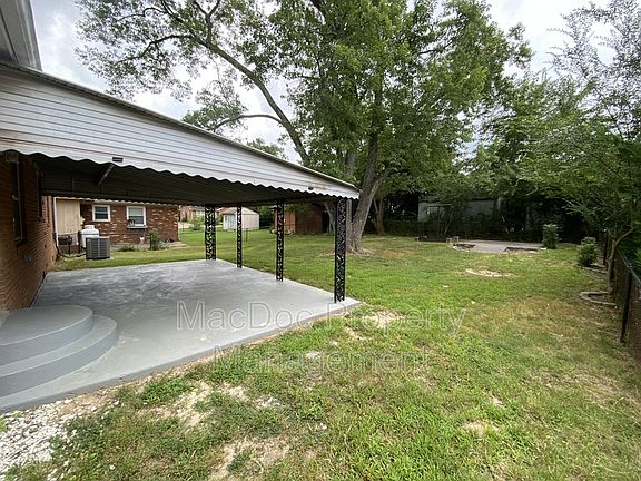 5th image of 304 Stratford Ave