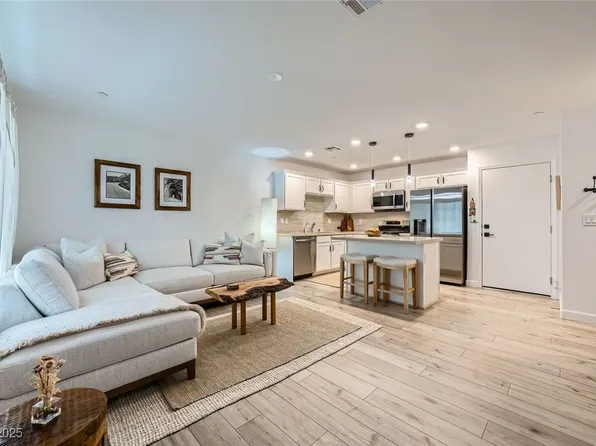 709 Pickled Pepper Pl, Henderson, NV 89011