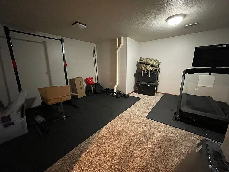 825 Locharno Dr — Photo 23