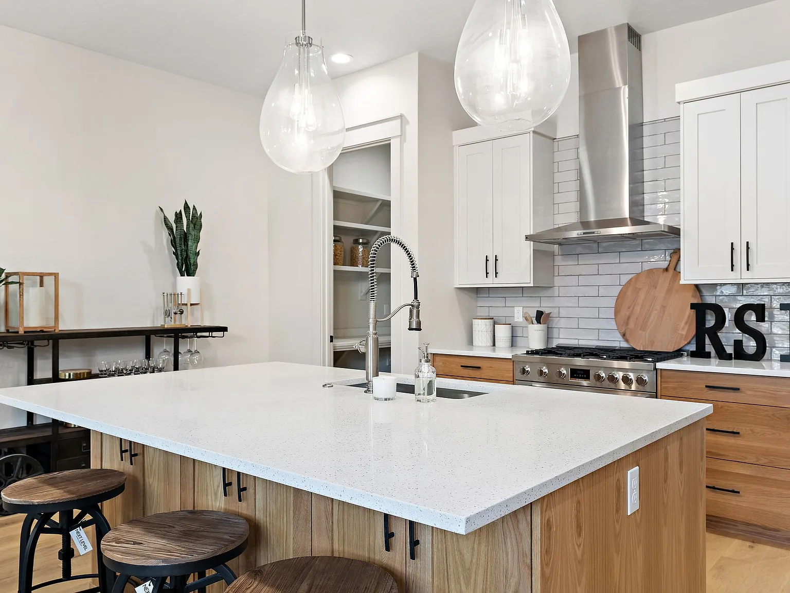 2460 W Iron Coop St (11.4) - 1 — Photo 4