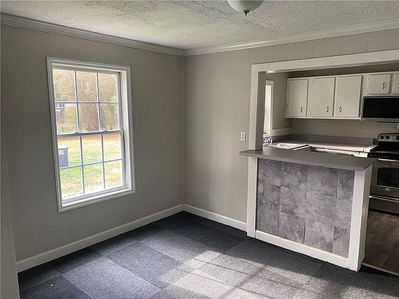 5th image of 2201 Southern St NE