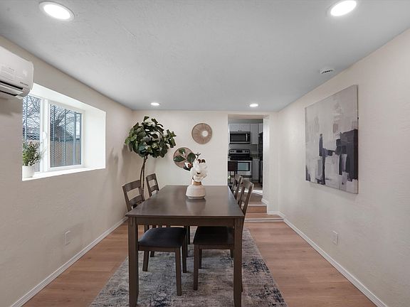 4th image of 226 Kathryn Ave SE