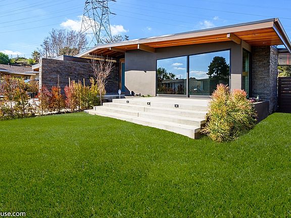 3rd image of 4149 S Cloverdale Ave