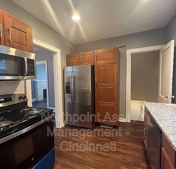 3646 Besuden Ct — Photo 4