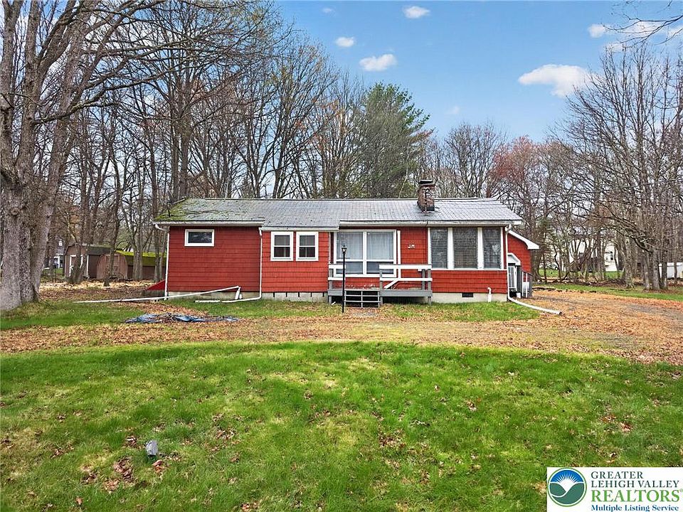 1st image of 456 Mountain Rd