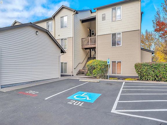 3rd image of 5264 NE 121st Ave APT Bb306