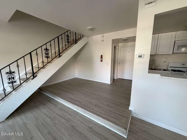 38710 10th St E APT 12, Palmdale, CA 93550