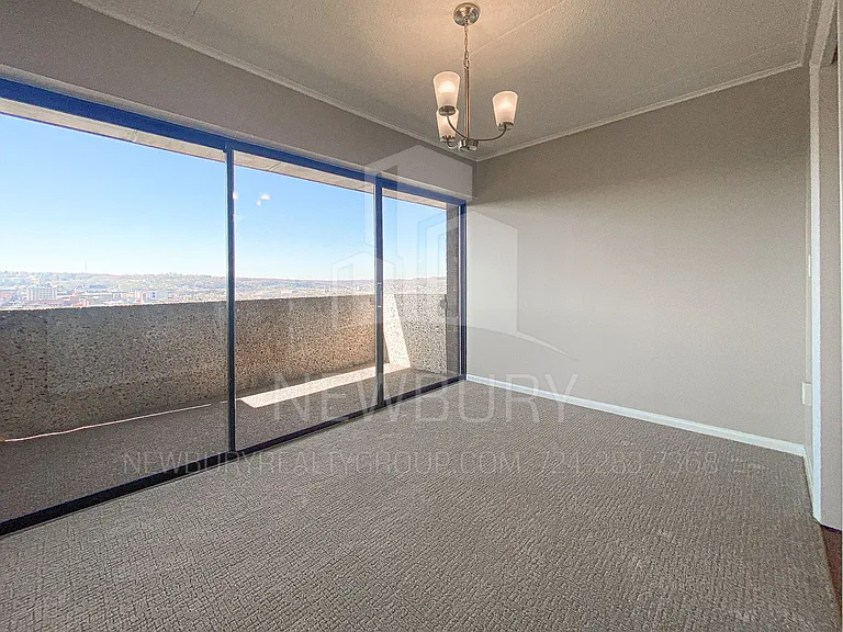530 N Main Street - The Townhouse. — Photo 79