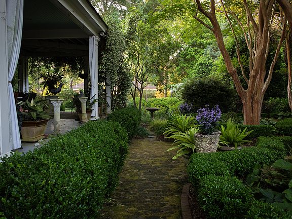 4th image of 1299 Old Towne Rd