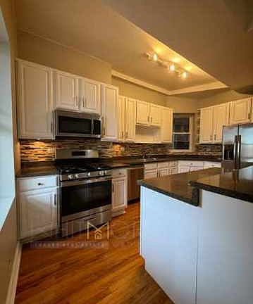 5th image of 1108 E Marquette Rd #207