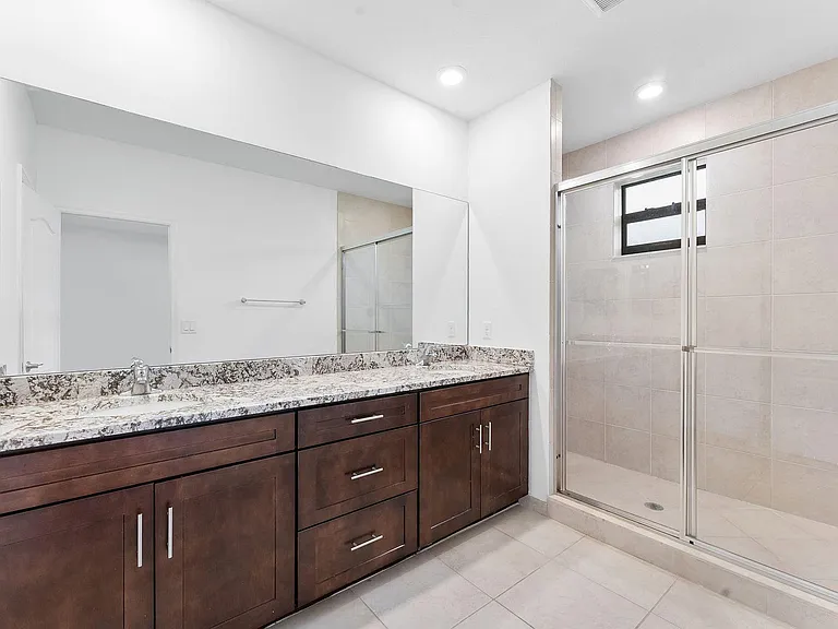 12756 Anthorne Ln S — Photo 12