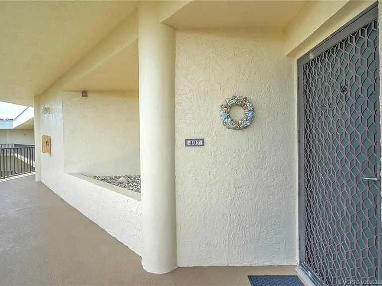 221 NE Plantation Rd #407 — Photo 18