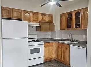 20-47 42nd St #2A, Astoria, NY 11105