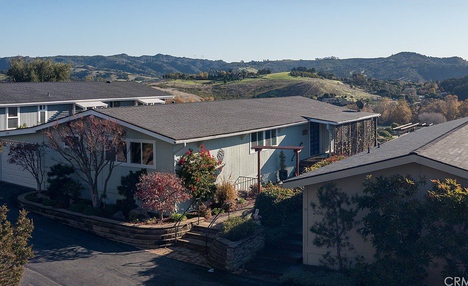 1st image of 205 Oak Crest Dr