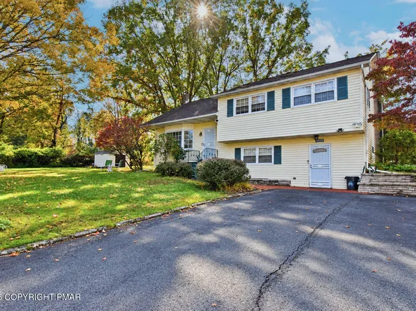 2095 Pleasant View Dr, Stroudsburg, PA 18360