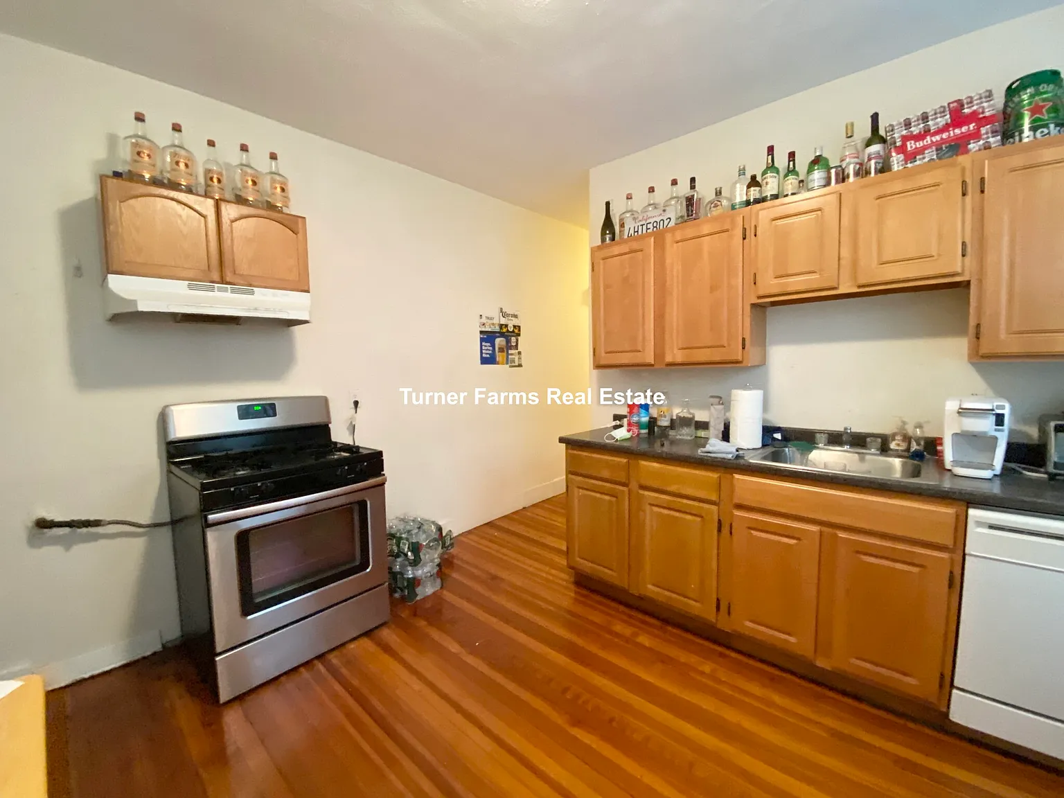 3 bed, 9999 sqft, $3,350 — Photo 2