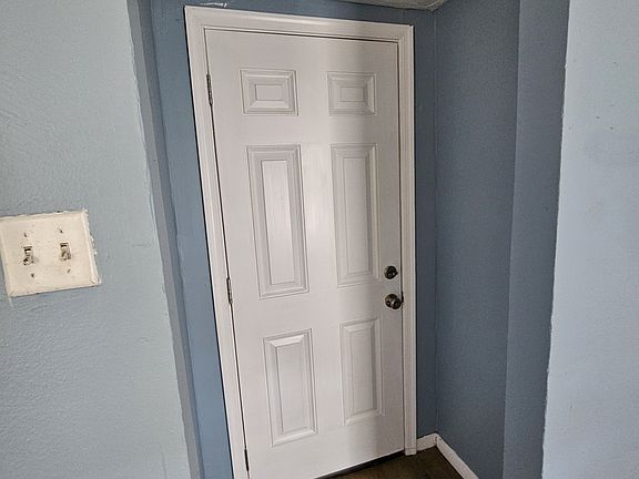 2nd image of 211 Eross St #2