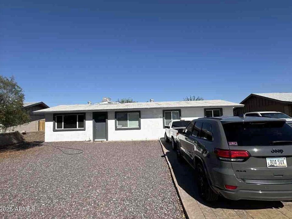 2nd image of 8830 W GLENROSA Avenue