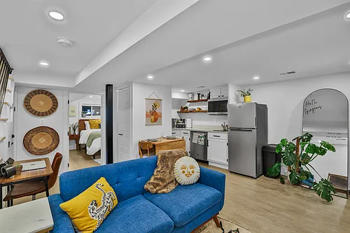 205 Webster St NW #B Photo 1