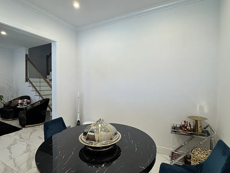 1250 Mitchell St — Photo 13