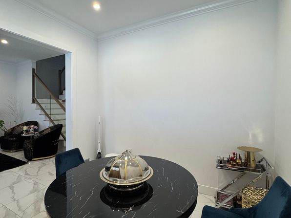 5 bedroom rental in Coquitlam — photo 13