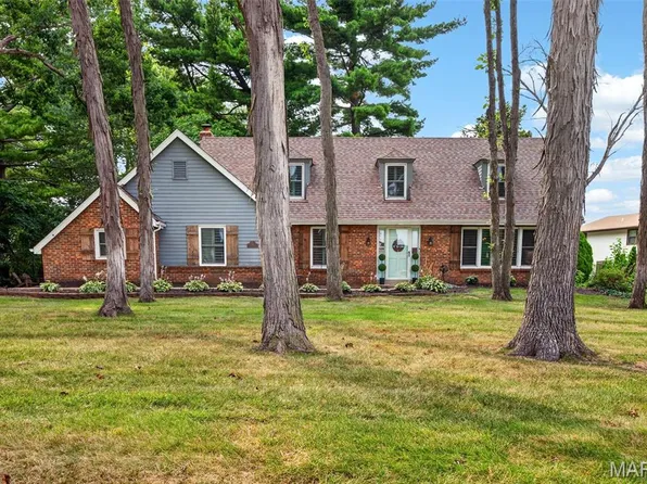 4 Chantilly Ct, Lake Saint Louis, MO 63367