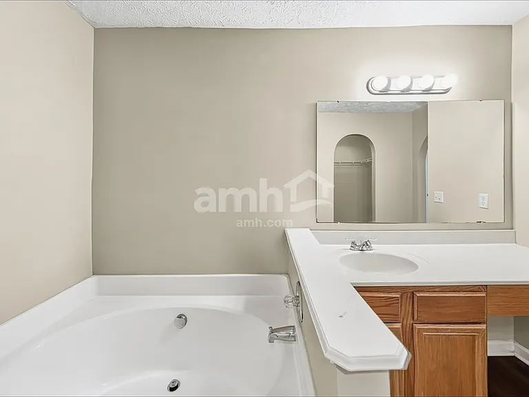 368 Evergreen Cir — Photo 10
