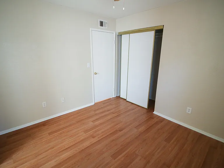17716 Streamside Ln — Photo 16