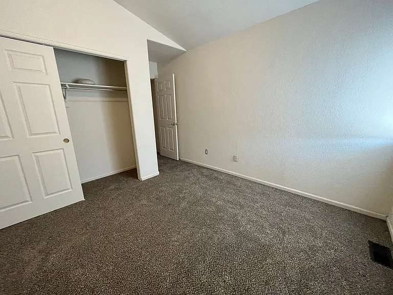 802 Waterglen Dr #E22 — Photo 14