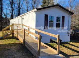 17 Dartmouth St, Skowhegan, ME 04976