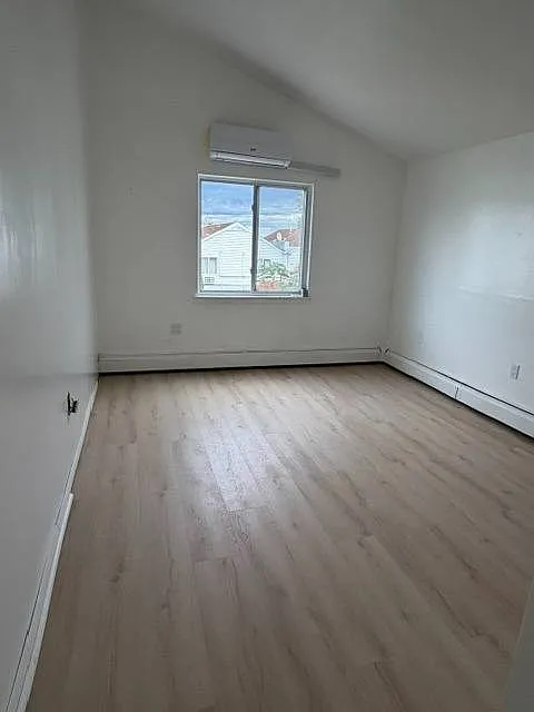 2 bed, 1.0 bath, $2,699 — Photo 4