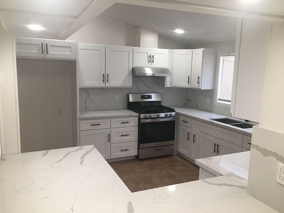 1st image of 239 Las Brisas Cir
