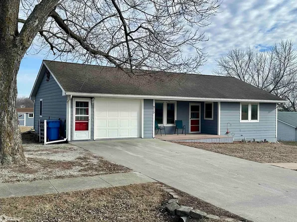 215 S West Ave, Lacona, IA 50139